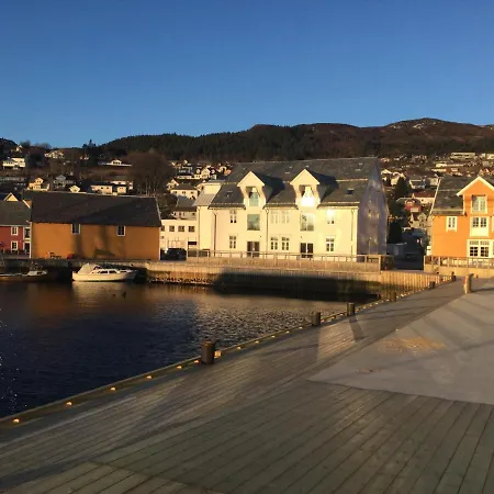Seafront Bed&Kitchen * Ulsteinvik